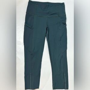 Lululemon Fast And Free reflective size 4 cropped Capri